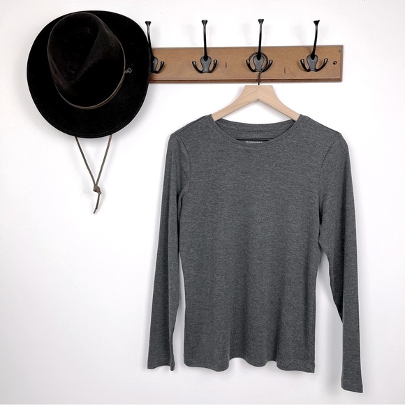 Christopher & Banks Crew Knit Long Sleeve. Grey. Medium $347 - Picture 2 of 11